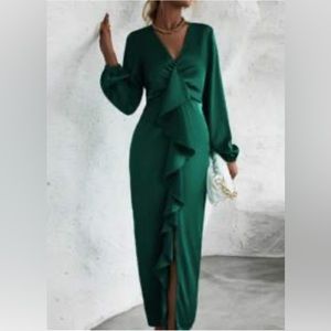 Deep Green Gorgeous! This emerald beauty will turn heads!